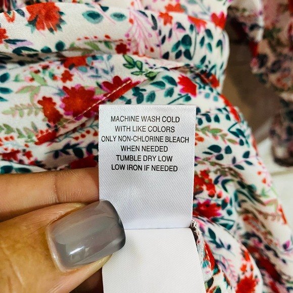 Kendall & Kylie Women's Floral Multi Wrap V-neck Tie Side Top. - Picture 5 of 5